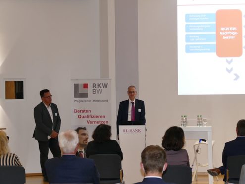 Vorstellung der Plattform „RKW BW Nachfolgeexperten“ Die Vorstellung der Plattform „RKW BW Nachfolgeexperten“ durch Gernod Kraft (links) und Dr. Mirko Häcker