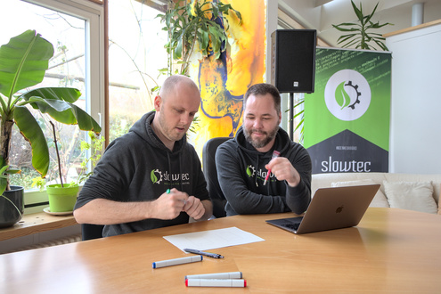 Smarte Lösungen Wie erreicht man Ziele des Kunden mit möglichst wenig Technologie? Mit möglichst robusten, einfachen und smarten Lösungen? Markus Kohlhase (links) und Magnus Herold im Gespräch.