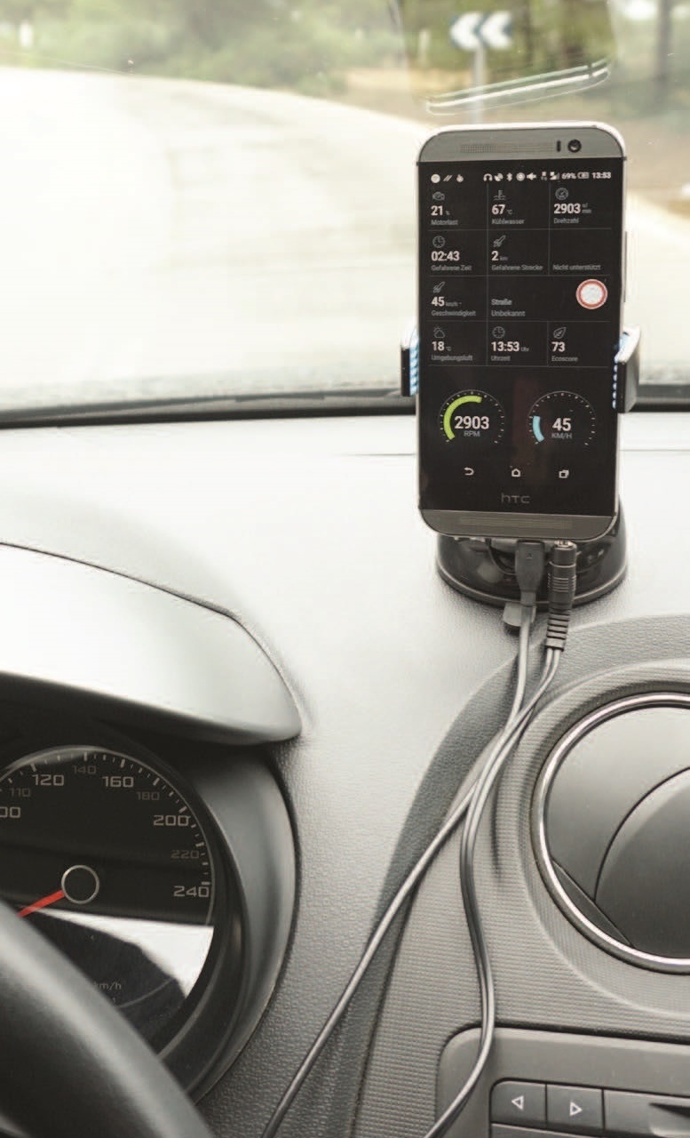 System PACE mit OBD-2-Schnittstelle PACE bietet seit 2016 ein System für Business- und Endkunden, das jedes Fahrzeug mit OBD-2-Schnittstelle zu einem „Smart Car“ macht