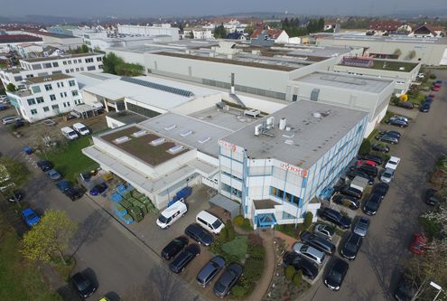 Firmengebäude der Jörn GmbH Die Jörn GmbH in Waiblingen stellt Komponenten aus Gummi und Metall her, bislang vor allem als Zulieferer der Automobilbranche. Jetzt wird neu gedacht.